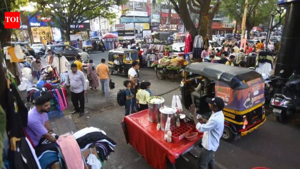 Hawkers oppose PMC’s blacklisting move, demand vending committee meeting | Pune News