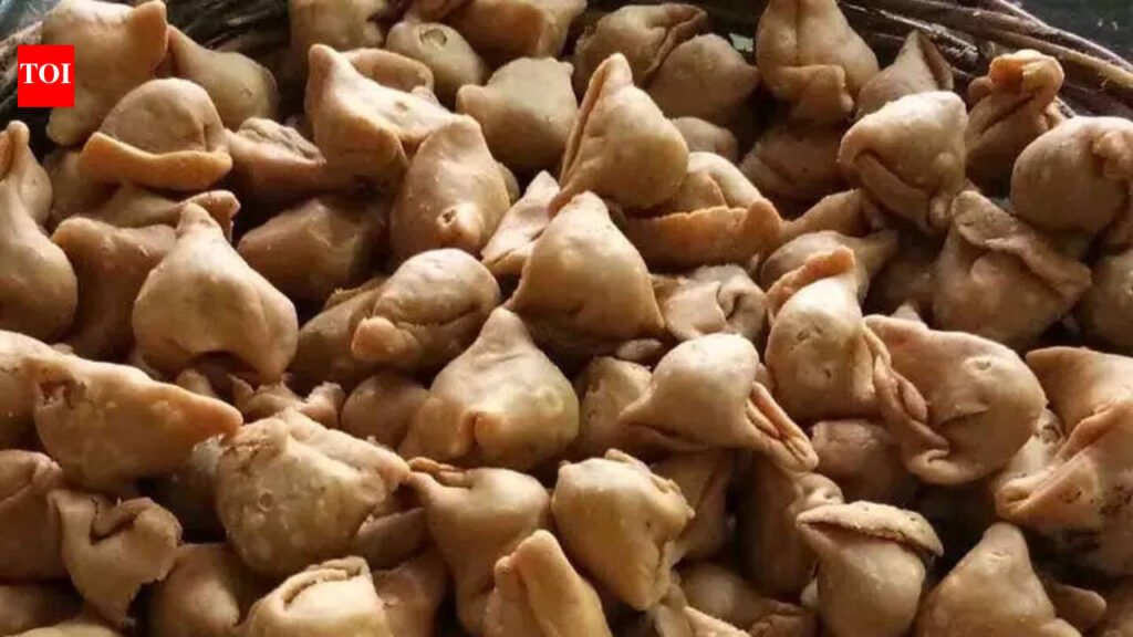 Kachori or samosa, what will win global tag from city? | Prayagraj News