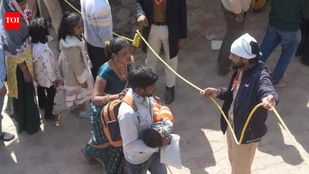 All night queues, prayers mark Mahashivaratri in Tricity | Chandigarh News