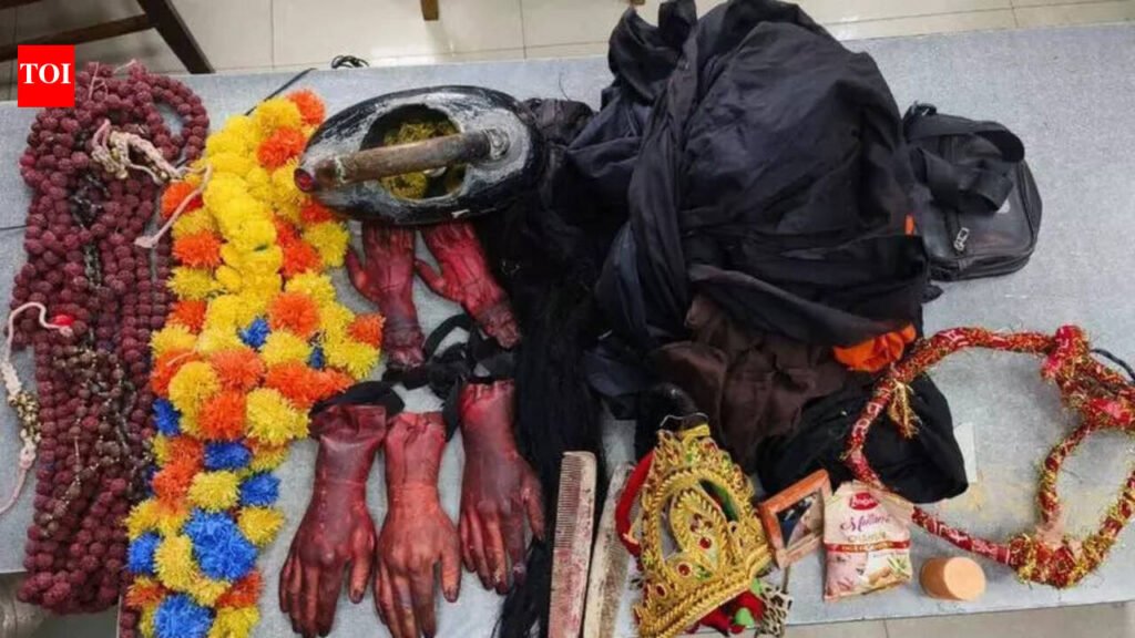 4 bohurupi fraudsters from Anand arrested | Kolkata News