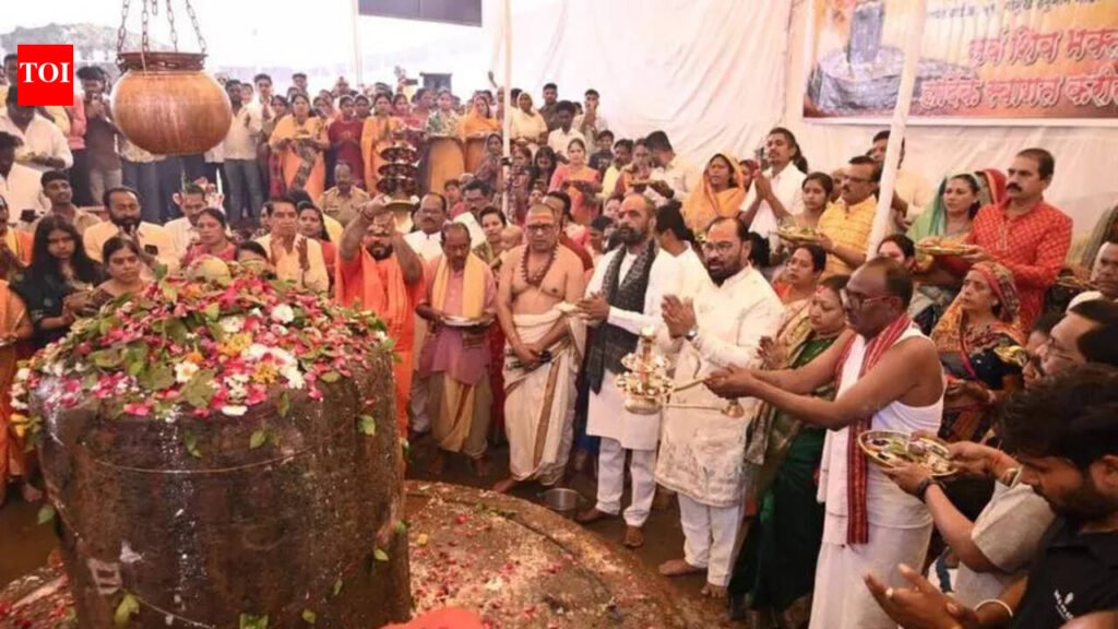 108 Couples Perform Maha Arti | Nagpur News
