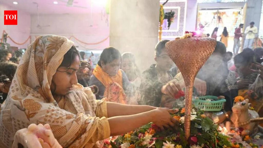 Fasting, darshan, rituals and bhandaras mark Mahashivaratri | Lucknow News