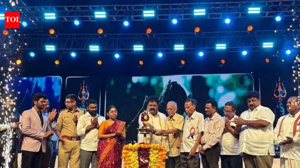 Minister unveils plans for all-round development of Murudeshwar | Mangaluru News