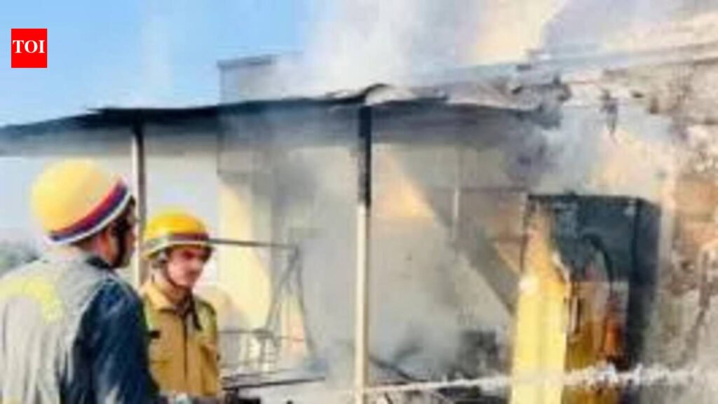 Major fire erupts in city apartment; no casualty reported | Kanpur News