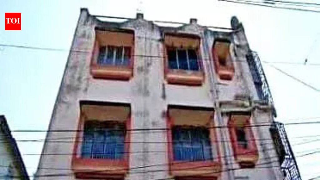 51-yr-old falls off Behala building, dies | Kolkata News