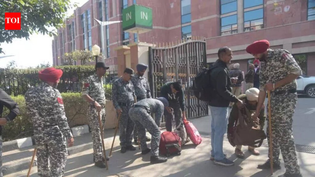 2nd bomb threat in week puts Mohali on high alert | Chandigarh News