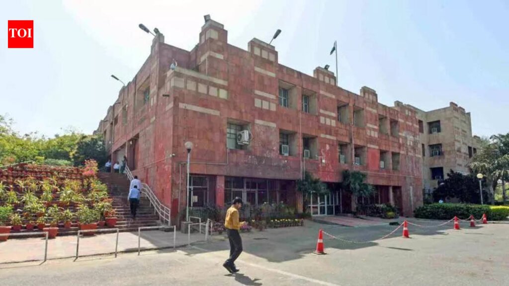 ‘Gag’ On Protest: Songs Of Dissent Echo In JNU & DU | Delhi News