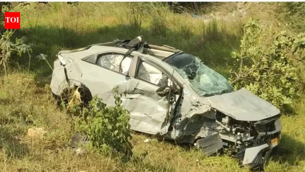 Car plunges into ditch near Outer Ring Road toll gate, four techies injured | Chennai News