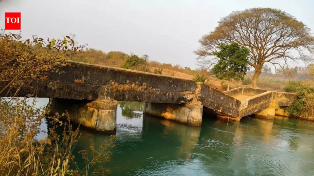 Bridge over Kolab river canal collapses; no casualty | Bhubaneswar News