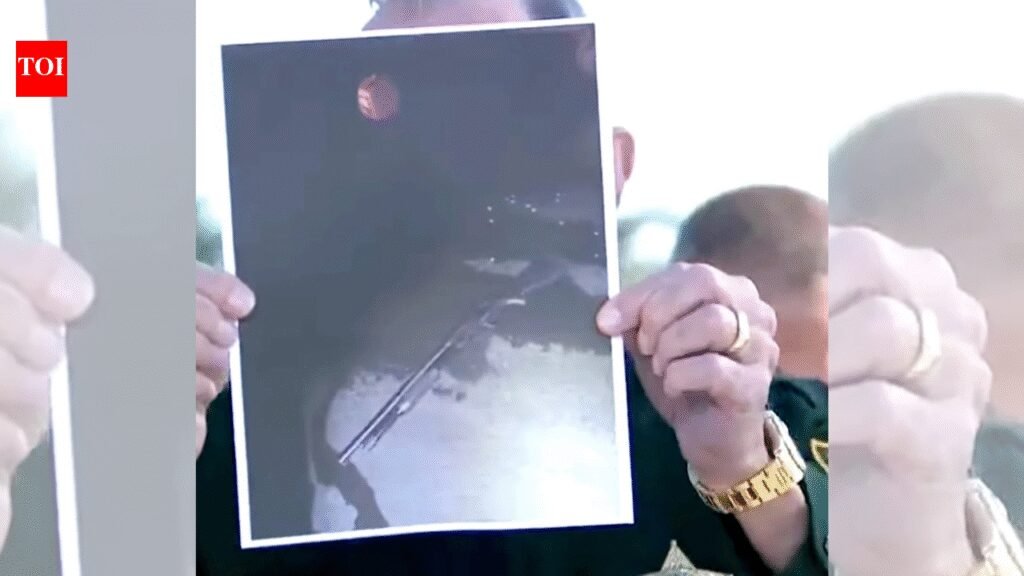 ‘Drop the items!’ Tense final warning before agents shot armed intruder at Trump’s Mar-a-Lago resort