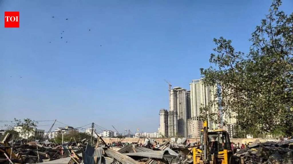 450 shanties built on land along Gurgaon’s Golf Course Road razed | Gurgaon News