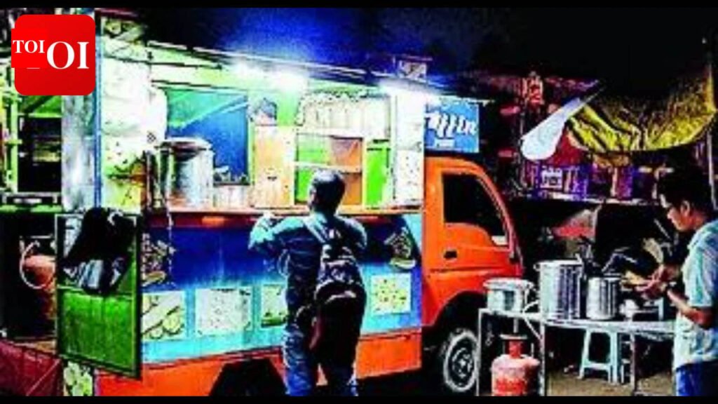 Roadside vendors hamper traffic on busy stretches, allege residents, as counters remain vacant at vending zones | Bhubaneswar News