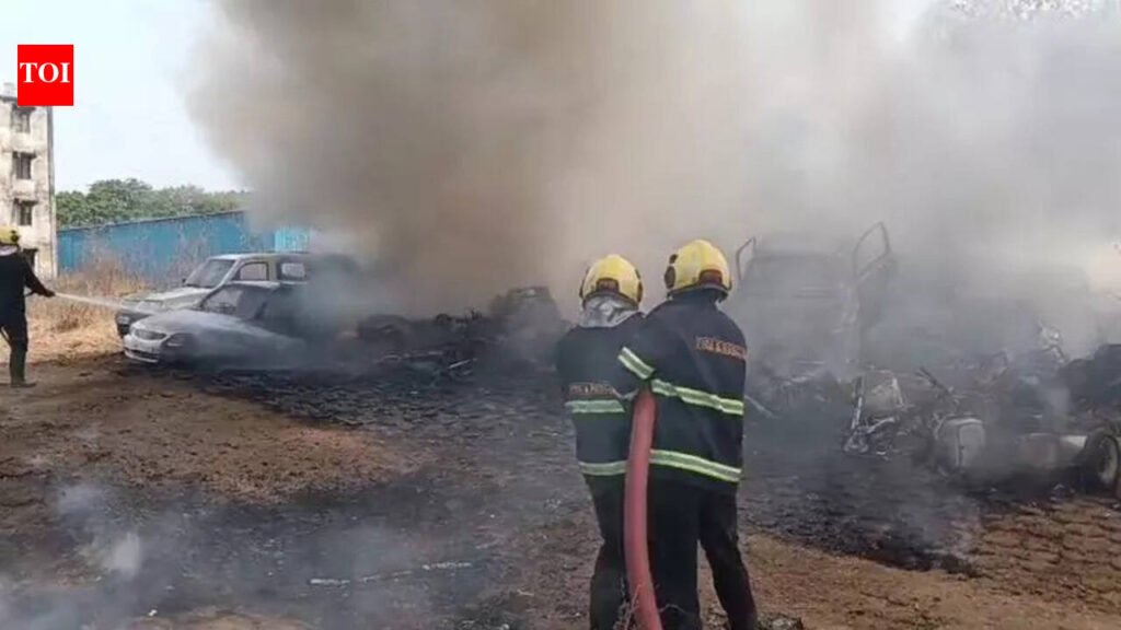 Over 20 cars, 50 two-wheelers gutted in fire in Yerawada | Pune News