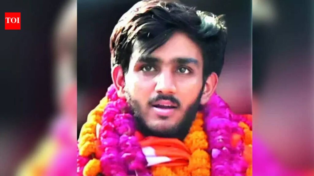 Dusu president’s security ‘brandishes gun’, university orders probe | Delhi News