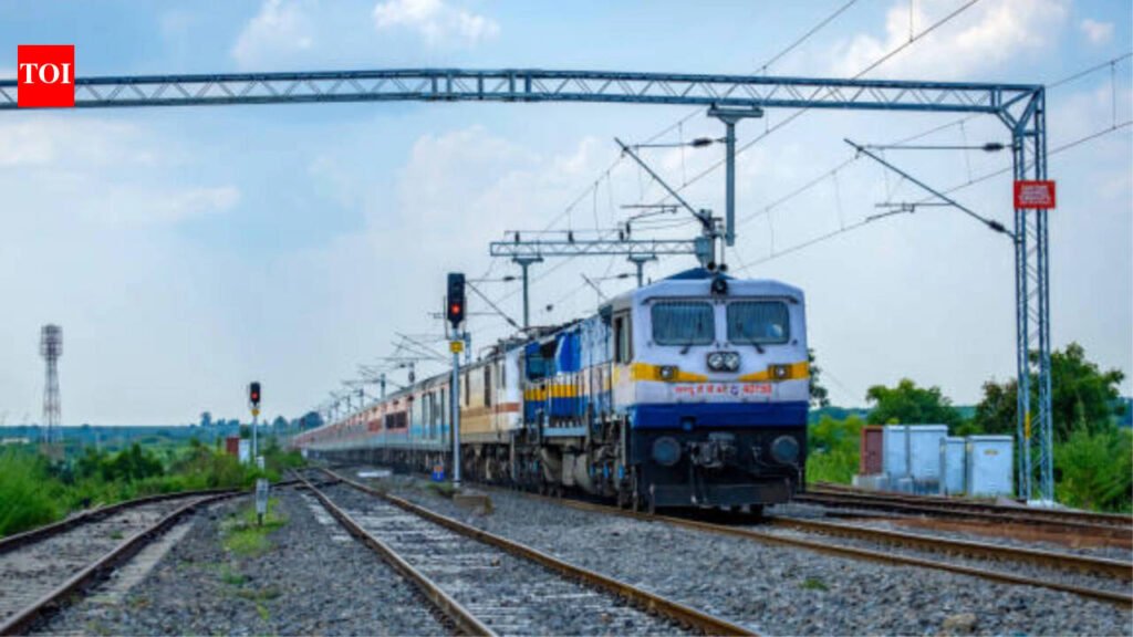 Suspected Bomb On Railway Tracks In West Bengal: Bengal Railway Bomb Threat: Suspected Device Found, Train Services Disrupted | India News