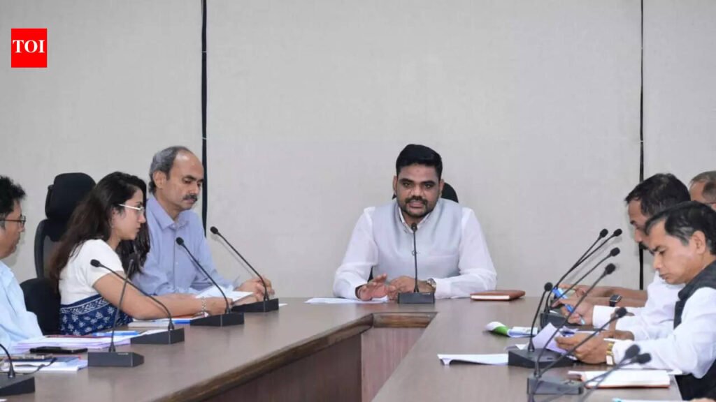 Ensure grounding of projects worth Rs 3L cr by June: Min | Bhubaneswar News