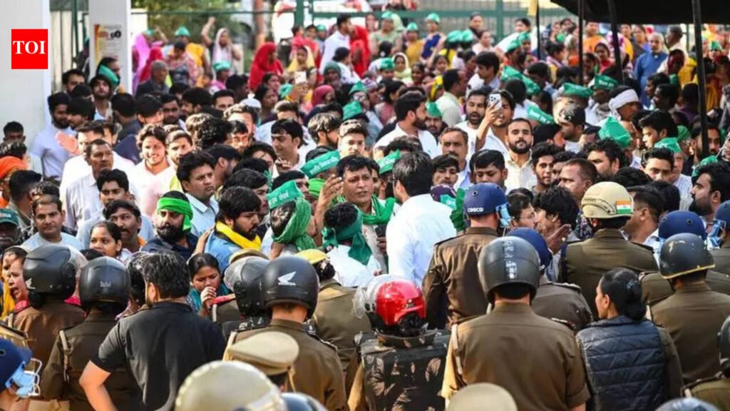 Hindon floodplain residents protest, seek power supply to houses | Noida News