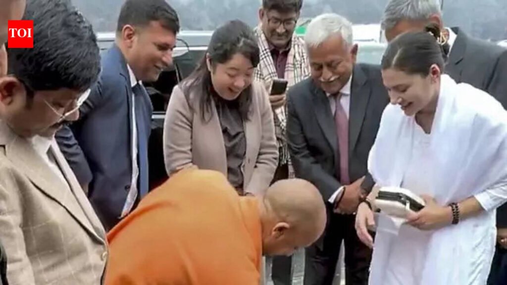 CM’s impromptu meeting with ‘Sanatan’ kid in Japan goes viral | Lucknow News