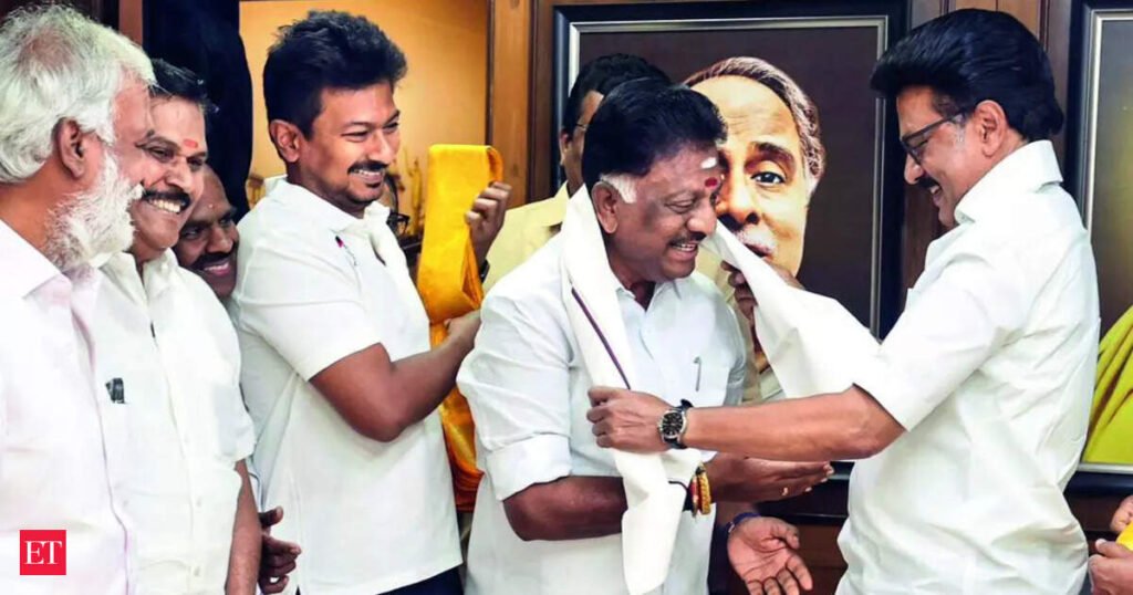 ‘EPS behaving like an autocrat’: OPS joins DMK, backs Stalin’s leadership
