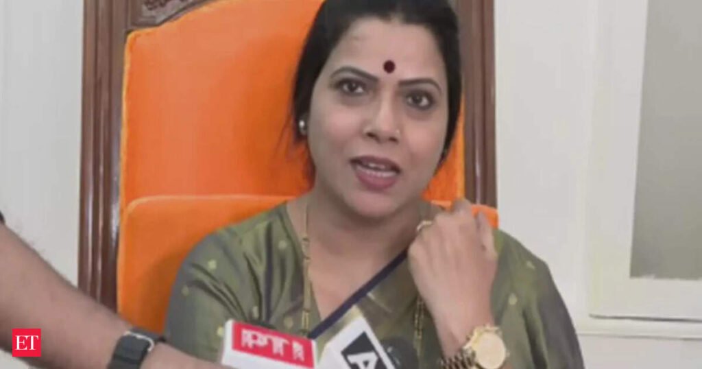 Mumbai Mayor Ritu Tawde clarifies watch controversy, emphasises public service