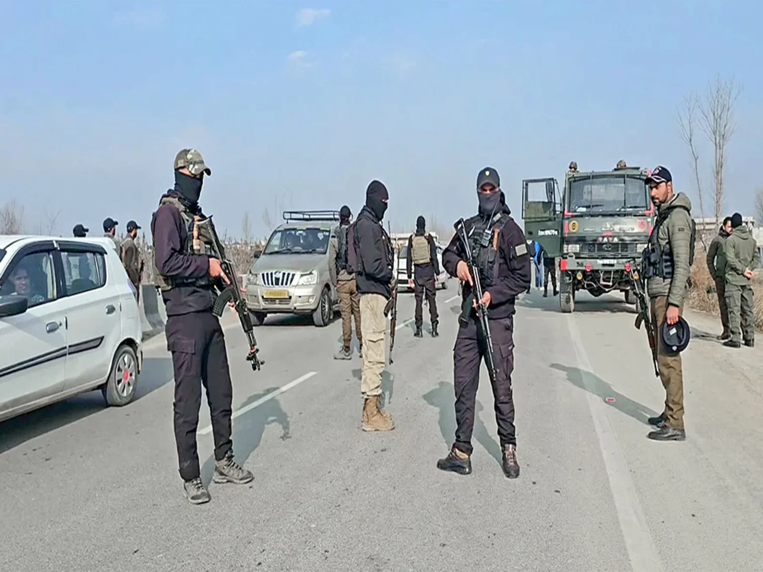 Two balloons with US, Pak currencies found near LoC in Akhnoor; probe underway – Rising Kashmir