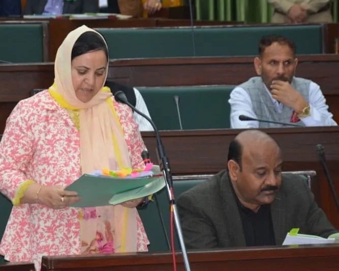 Sakeena Itoo – Rising Kashmir