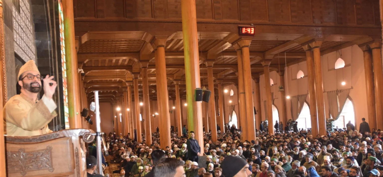 Thousands Offer First Friday Prayers of Ramazan at Jamia Masjid, Srinagar – Rising Kashmir
