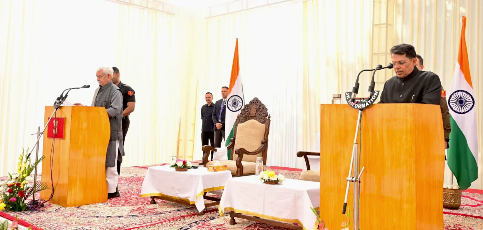 Shantmanu Sworn in as J&K State Election Commissioner in Lok Bhavan Ceremony – Rising Kashmir