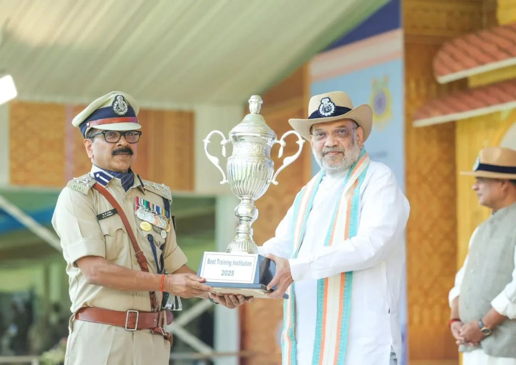 Home Minister Amit Shah Awards ‘Best Training Institution’ Trophy to IIM CRPF Pune – Rising Kashmir