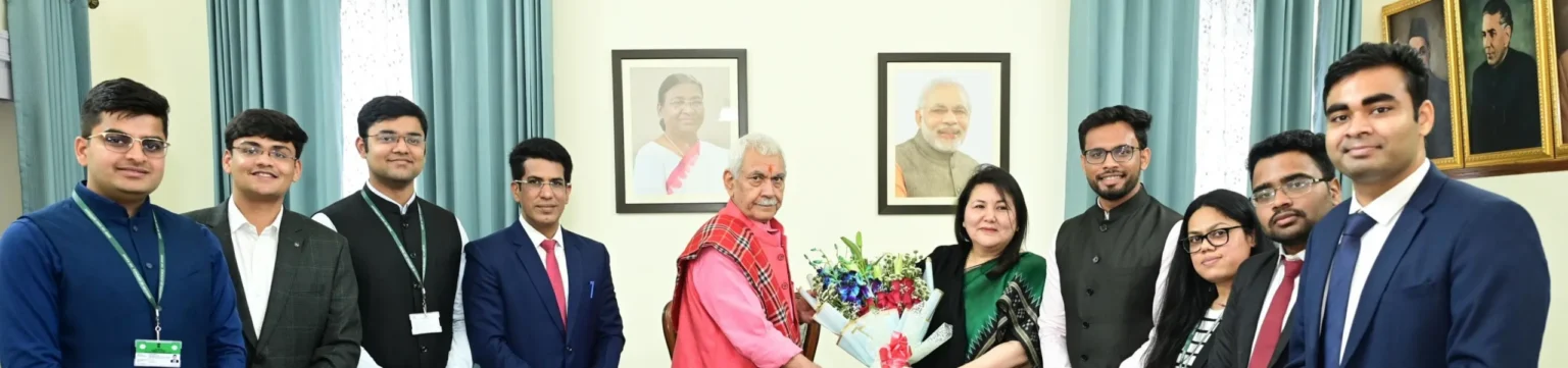 LG Sinha interacts with IDES Probationers – Rising Kashmir