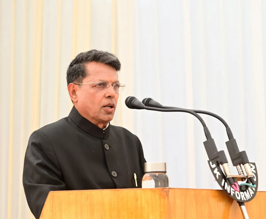 Shantmanu sworn in as J&K SEC – Rising Kashmir