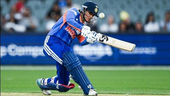 Smriti sparkles as India beat Australia to bag T20I series