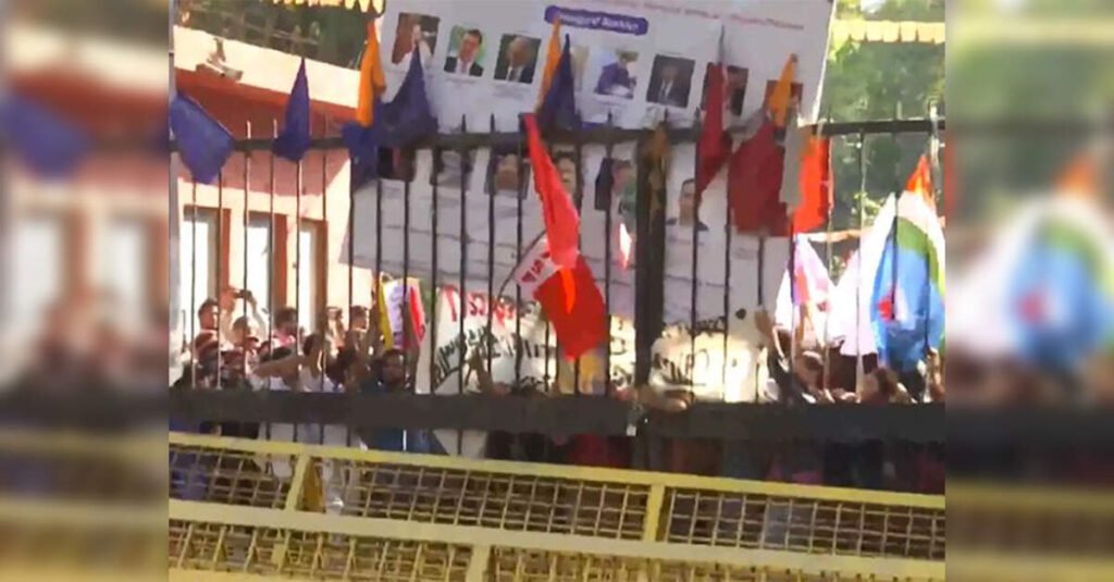 Delhi court grants bail to accused students, ETEducation