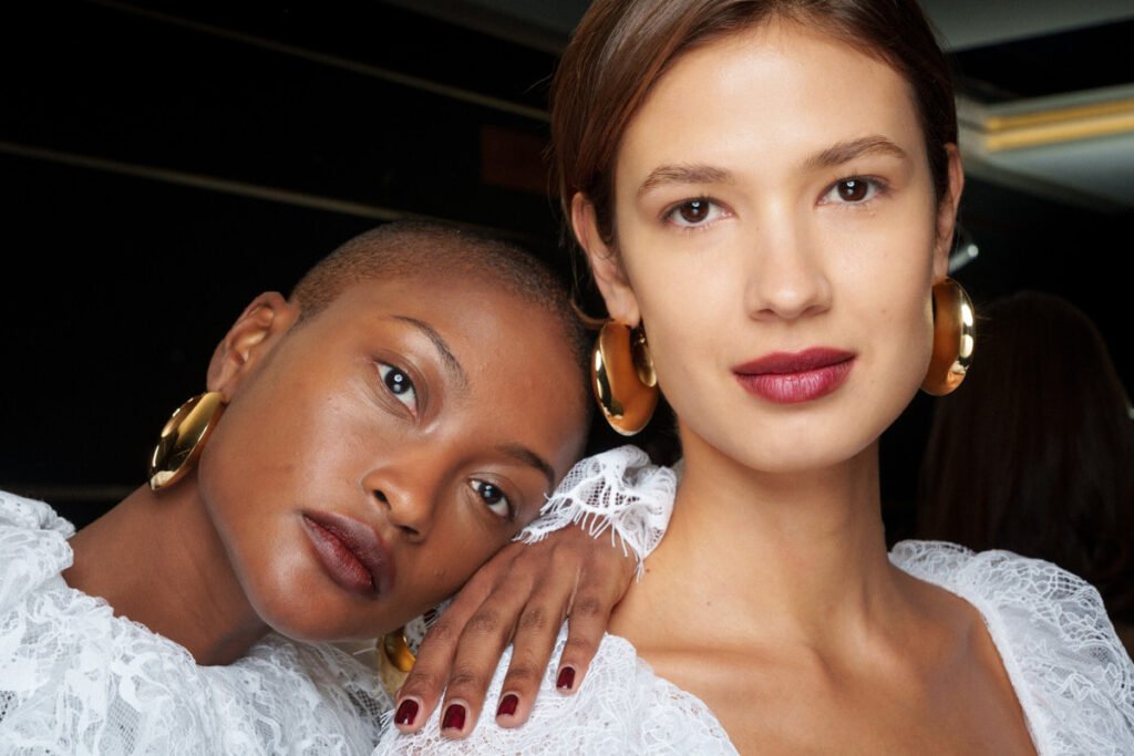 What's Behind the Return of Matte Lips? (Best of 2025)