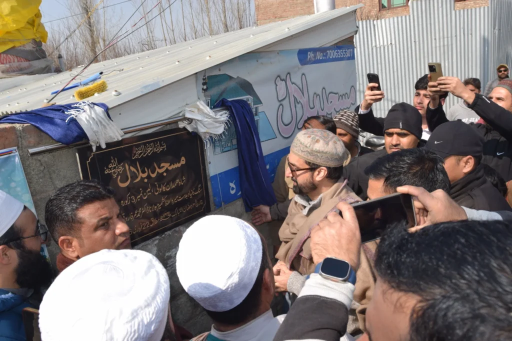 Mirwaiz Umar Farooq lays foundation stone of Masjid Bilal in Habak – Rising Kashmir