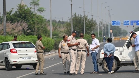 Graffiti on Delhi-Dehradun highway in UP; police register case, probe on| India News