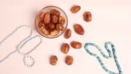 Bengaluru fitness trainer shares 4 light workout tips that align with Ramadan fasting: Walking, stretching and more