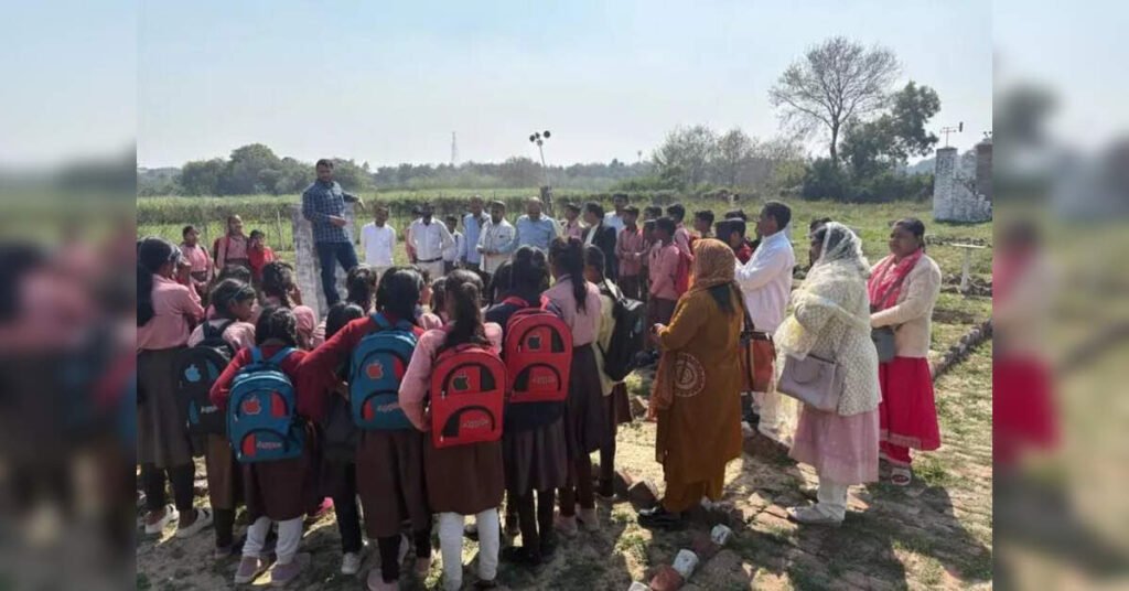 Students gain knowledge of scientific facts during educational tour, ETEducation