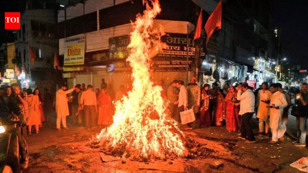 Sacred Flames Mark Holika Dahan,City All Set For Festival Of Colours | Nagpur News