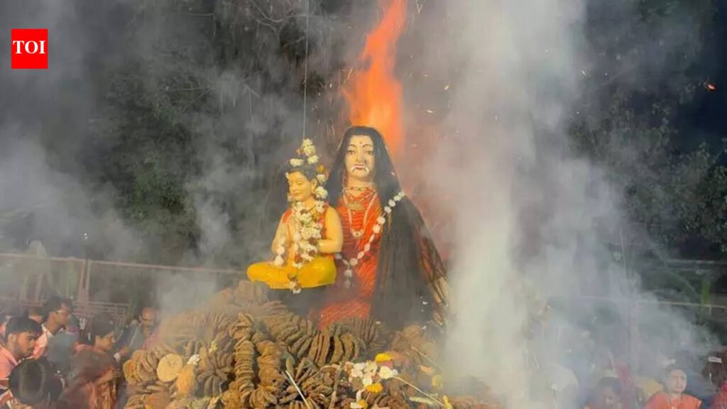 Eco-friendly Holika Dahan at Akola’s Rani Sati Dham Mandir | Nagpur News