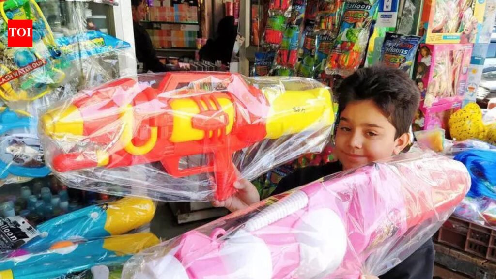 Noida to supply water 3 times for Holi splash today | Noida News