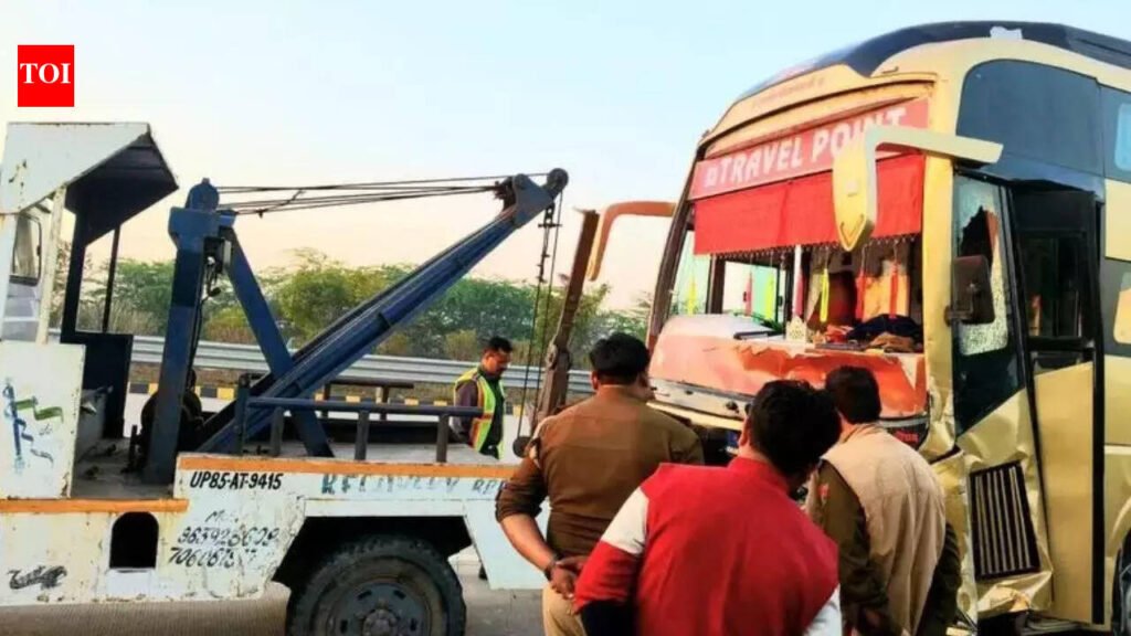 Yamuna Expressway Accident: 6 returning home for Holi dead as bus rams van on Yamuna Expressway; 7 injured | Agra News