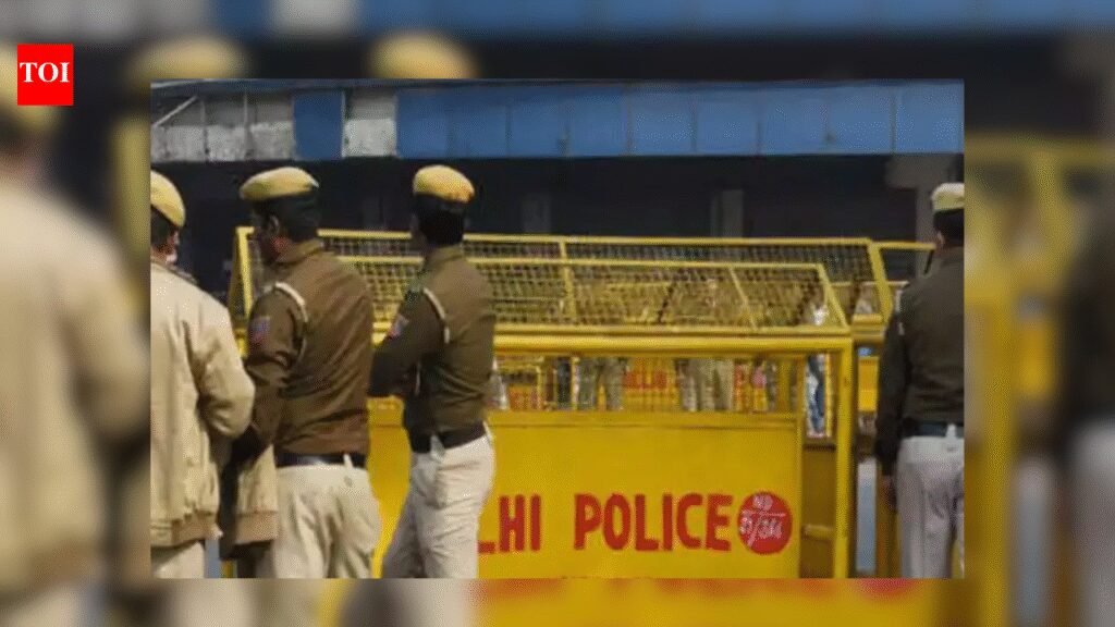 Delhi Police on high alert for Holi: Over 15,000 personnel deployed, 134 intersections under watch | Delhi News