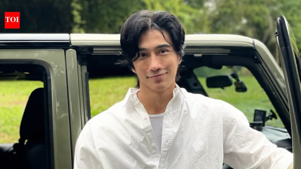 Netizens stunned by Singapore’s ‘Ageless model’ Chuando Tan, who just turned 60: ‘He is a vampire’ | English Movie News
