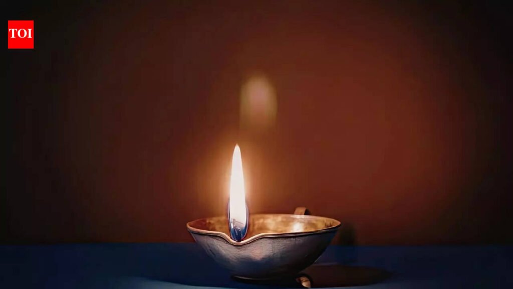 Spiritual Benefits Of Diya: Why lighting a diya daily brings positivity in the house