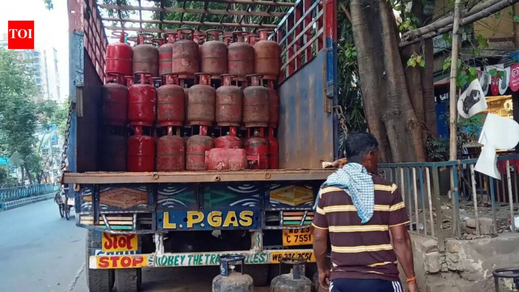 LPG Cylinder Shortage: For food vendors in Gurgaon, it feels like Covid all over again | Gurgaon News