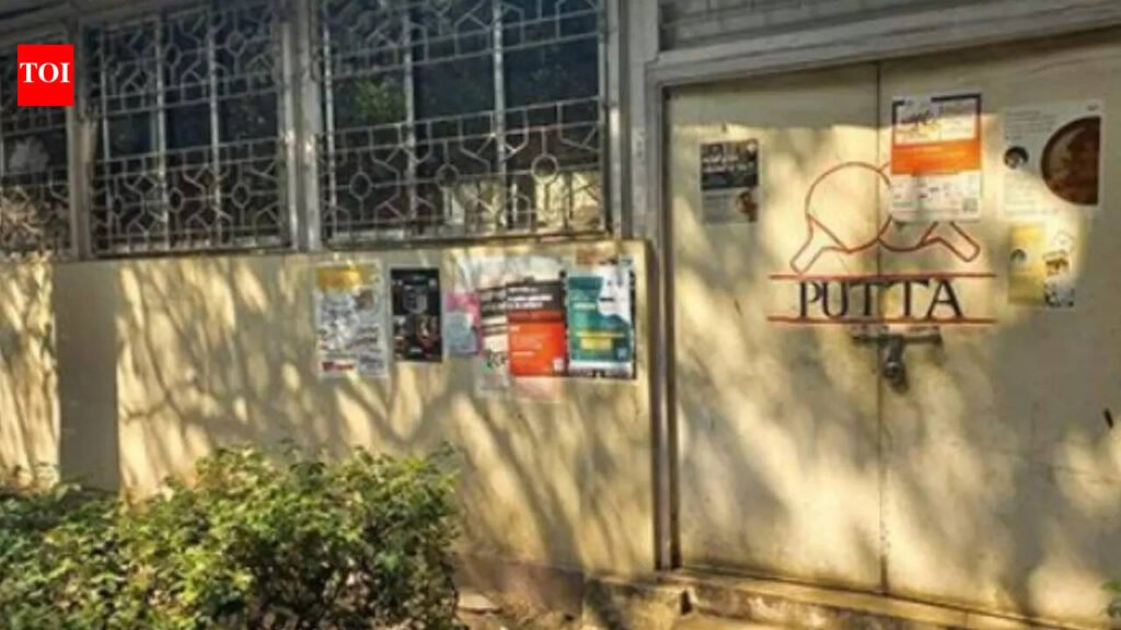 LPG shortage in Kolkata: Dry snacks replace roll, dosa on campus menu | Delhi News