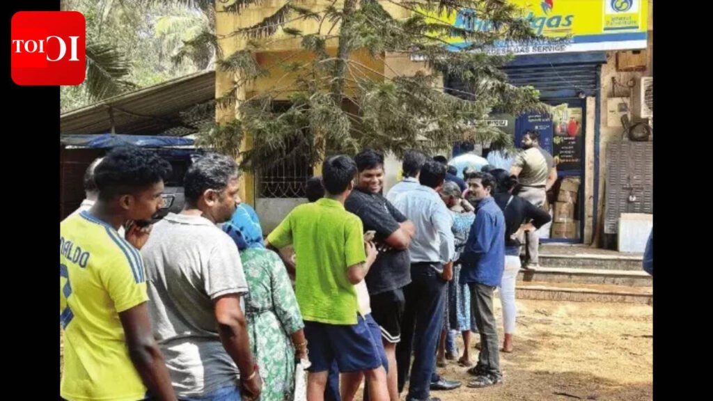 Civil supplies dept deploys officials at gas agencies to prevent hoarding | Goa News