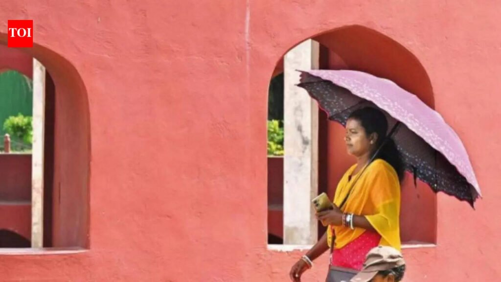 Delhi Temperature: Expect drizzle to bring relief, temperature likely to go below 30°C in Delhi today | Delhi News