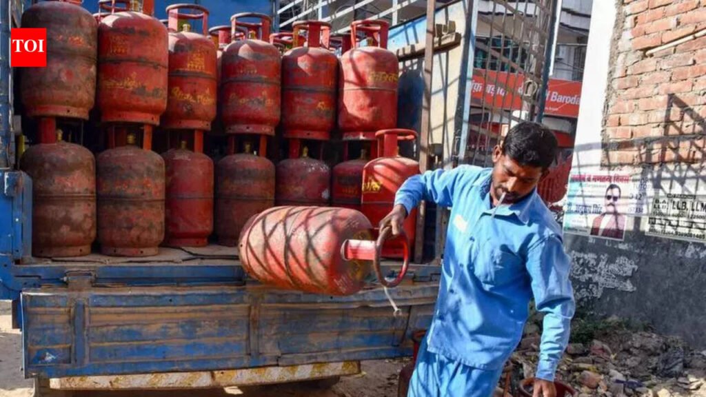 Control room, call centre set up to tackle LPG supply issues | Kanpur News